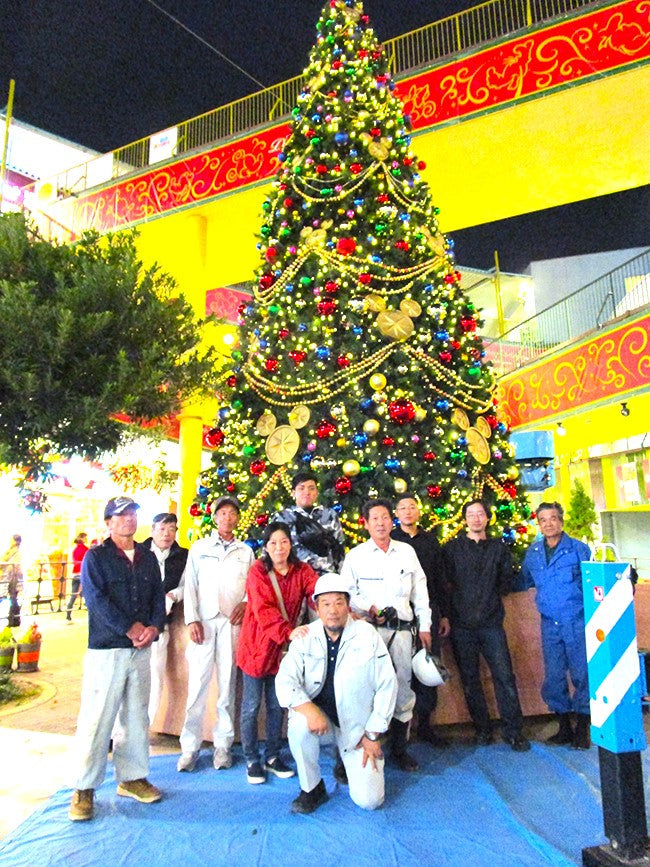 2014年11月 名古屋市金山駅前 高さ 約10m クリスマスツリー